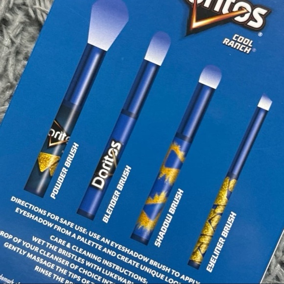 🥰🥰 Doritos Cool Ranch Cosmetic Brush Set 🥰🥰 - Picture 3 of 3